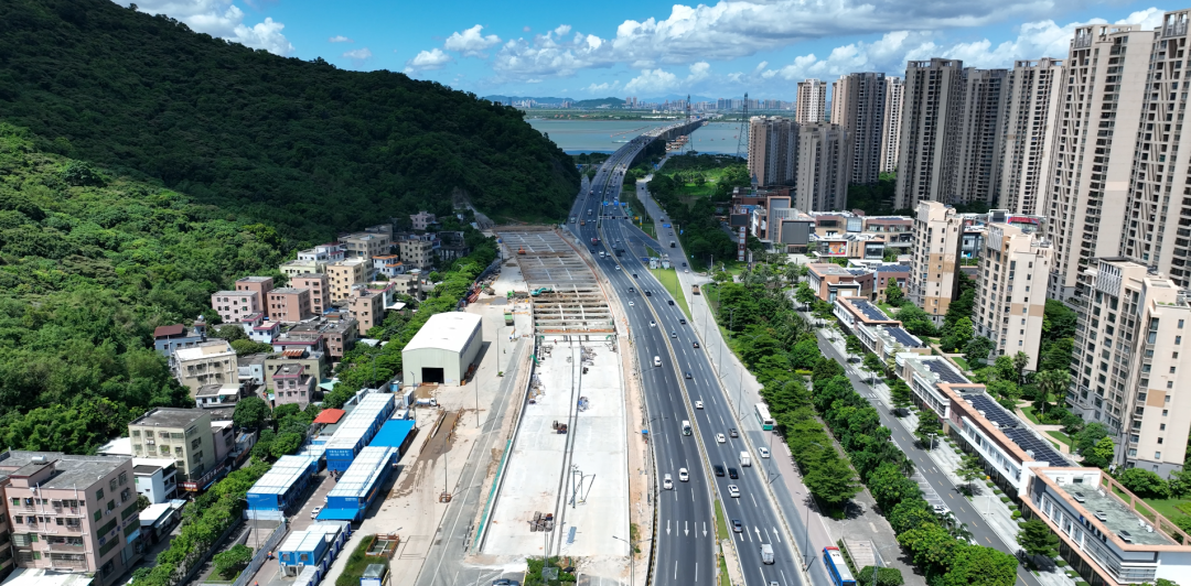 目前珠海隧道东出入口与珠海大道接驳路段,有部分道路已经雏形显现