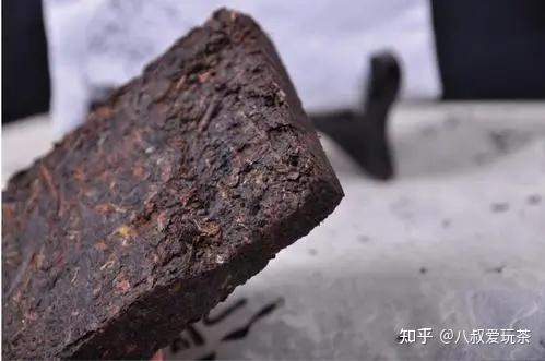普洱茶砖上白色网状的东西是发霉了吗