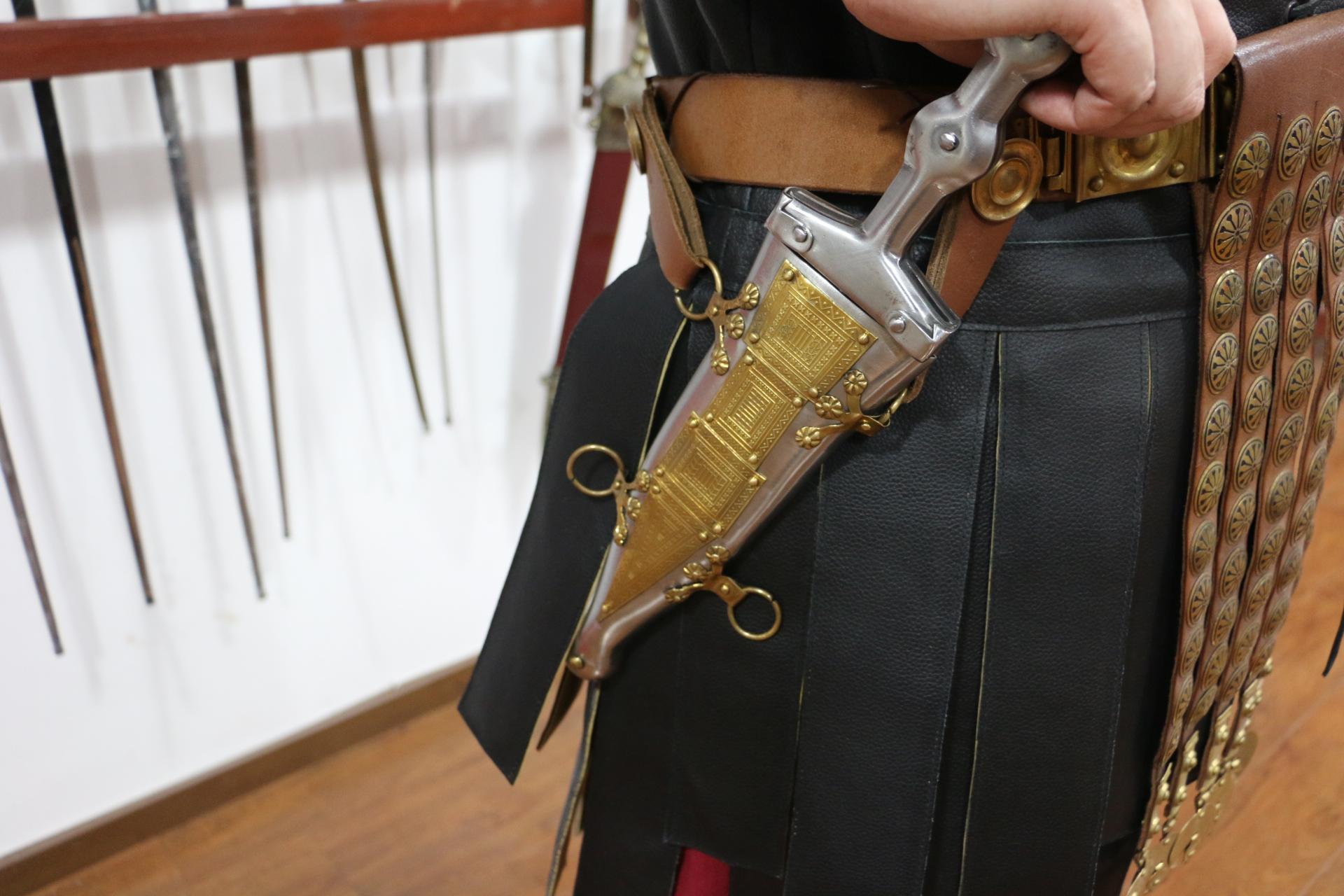 罗马帝国军团百夫长装备真人展示