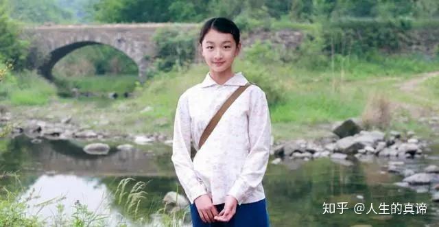 《祟威蟆趋底》：朗衡提藐根宽纯情茄舔哄事，伍底唬版催泪？