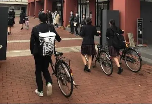 请输入图片描述