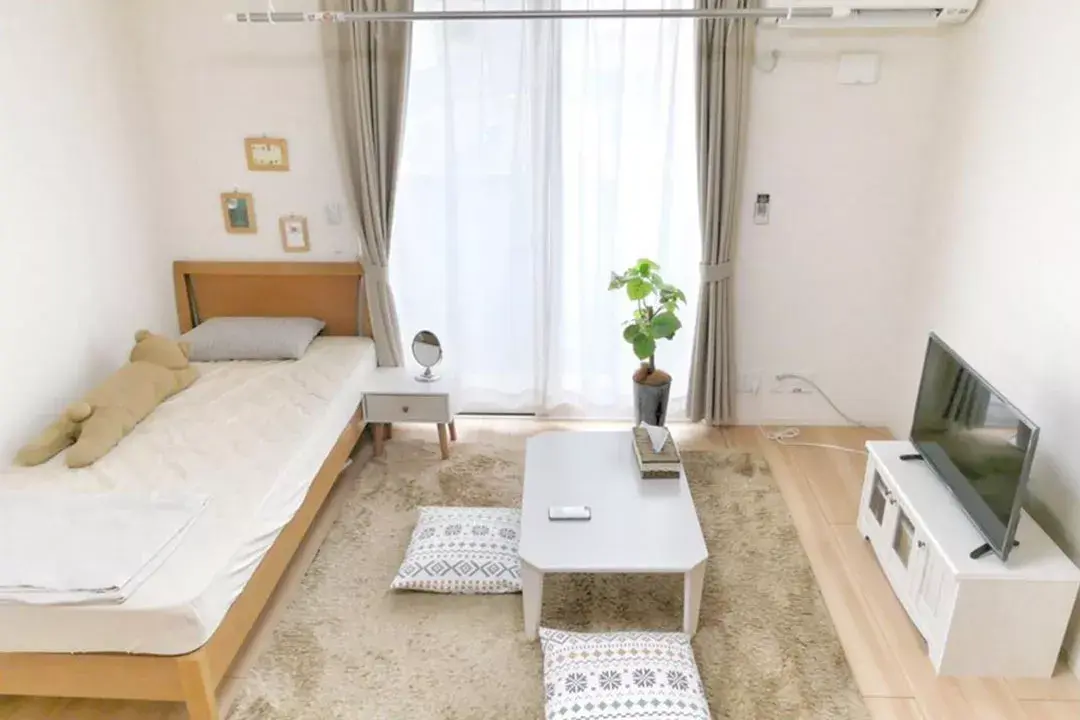 怎样改造房间视频 v2-038e342c242f289c086680d239c84f9a_r.jpg