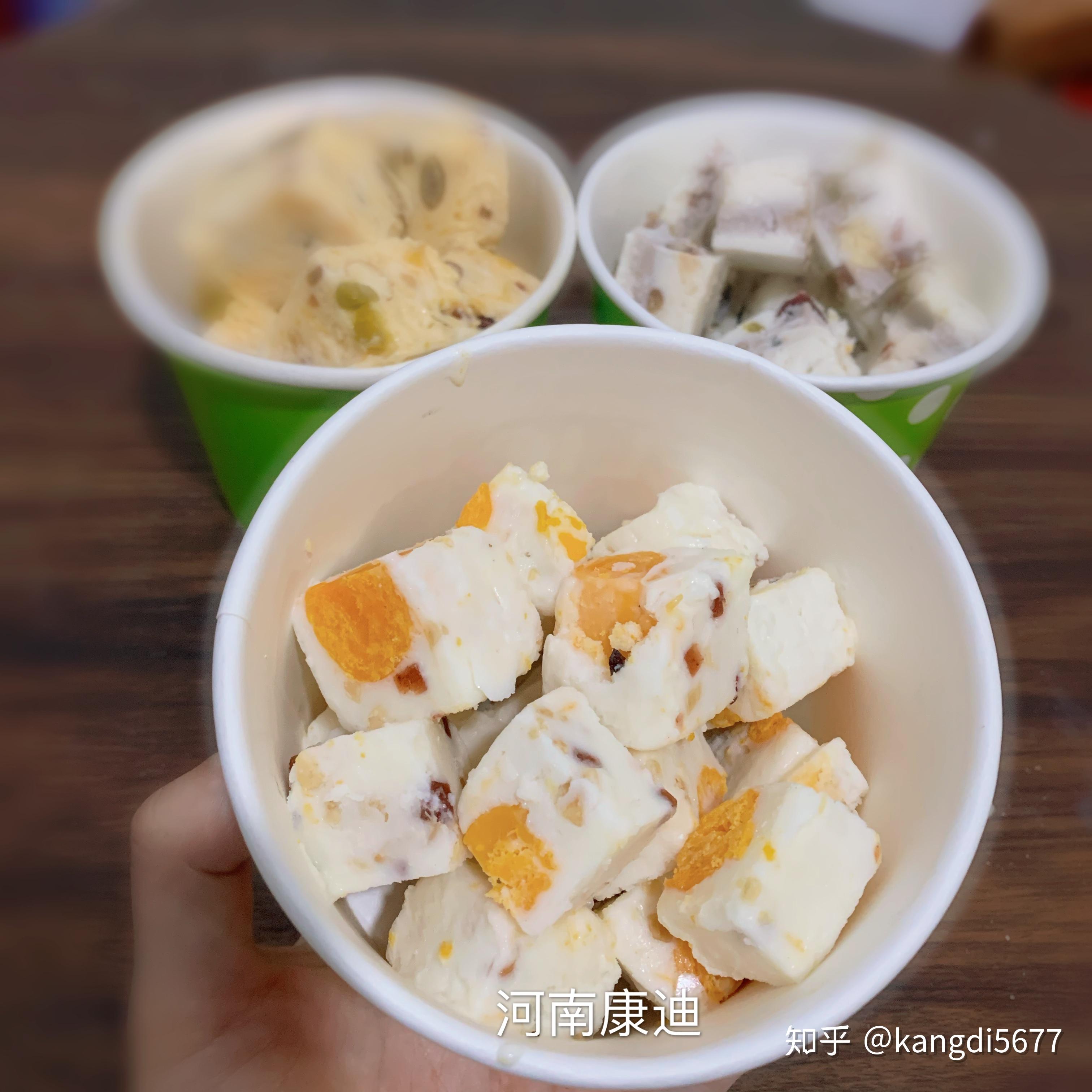 巴旦木咸蛋黄炒酸奶这款巴旦木炒酸奶的发明者来自资深