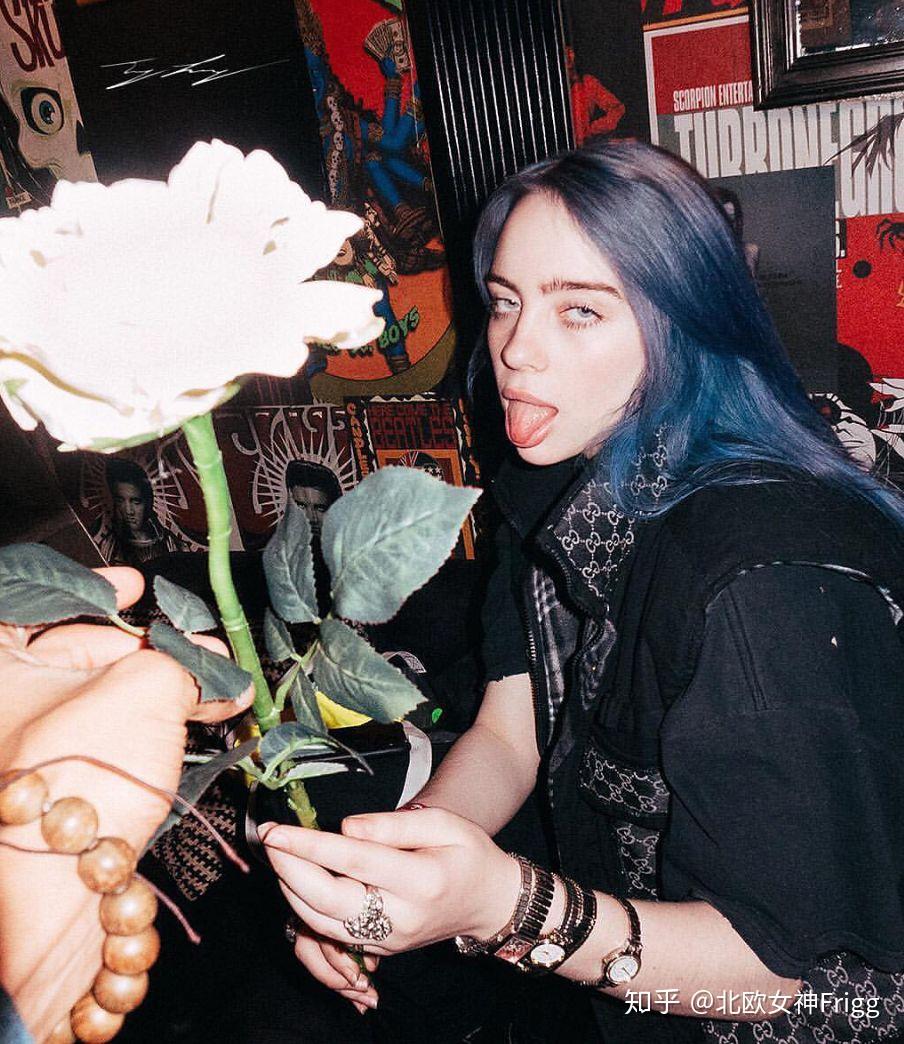 14岁出道,18岁火遍全球,堪比当年的艾薇儿,她就是"怪奇物语"——碧梨