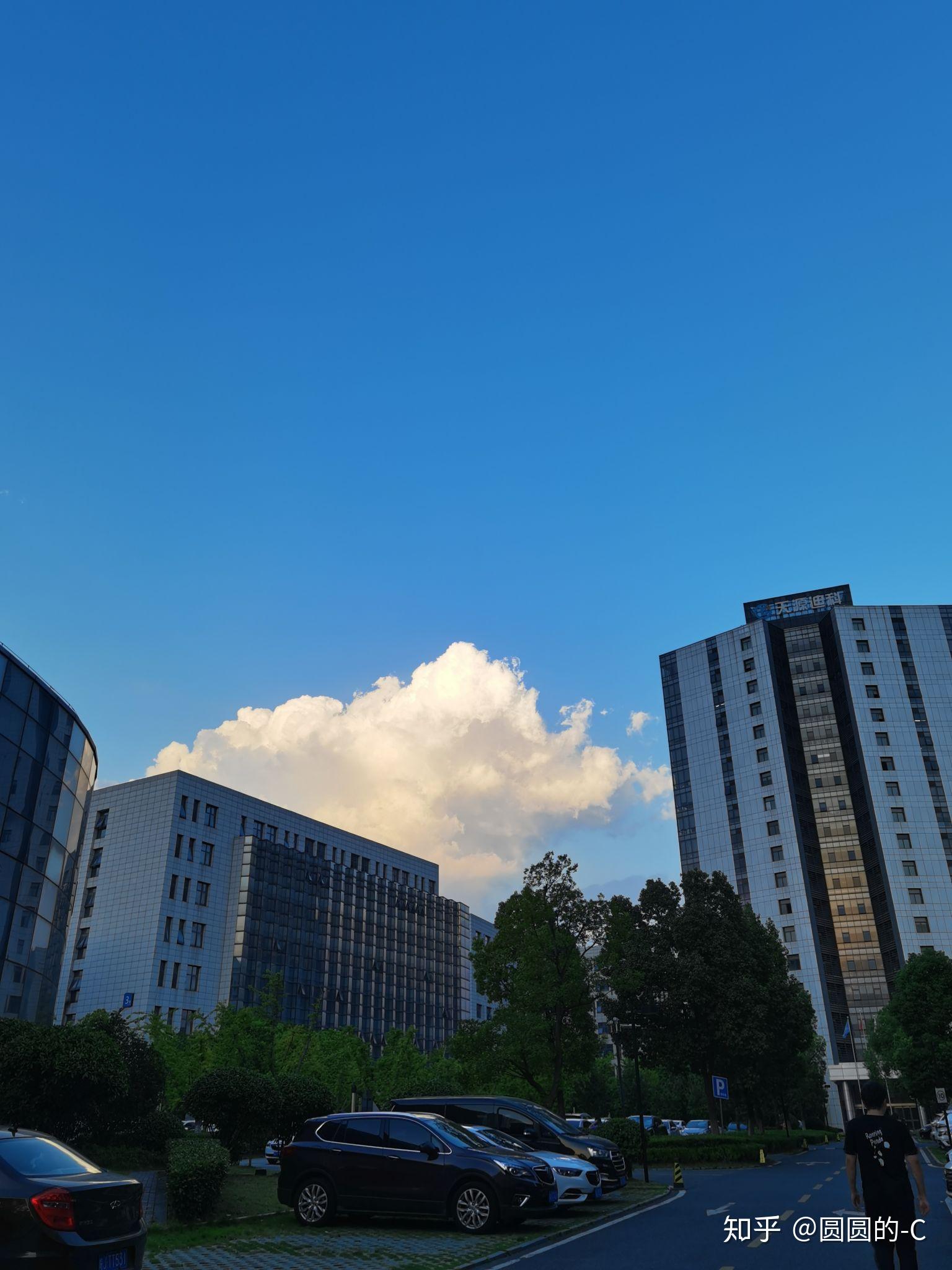 大家可以分享给我发几张自己拍的天空的照片吗