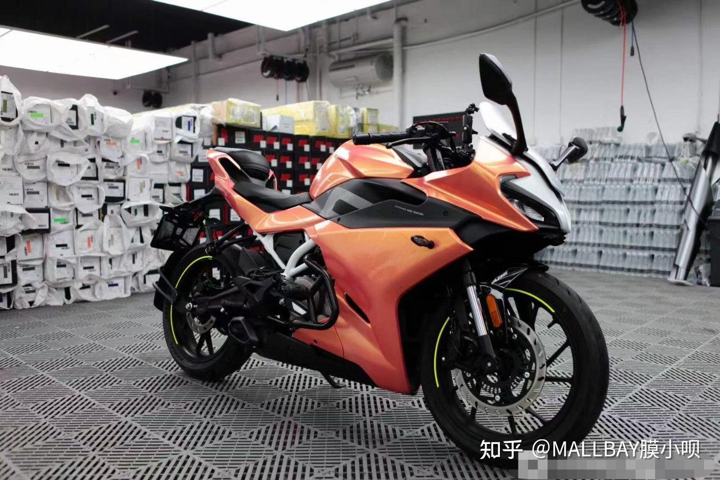 女生的机车可以这样玩儿改色珊瑚橙色春风250sr