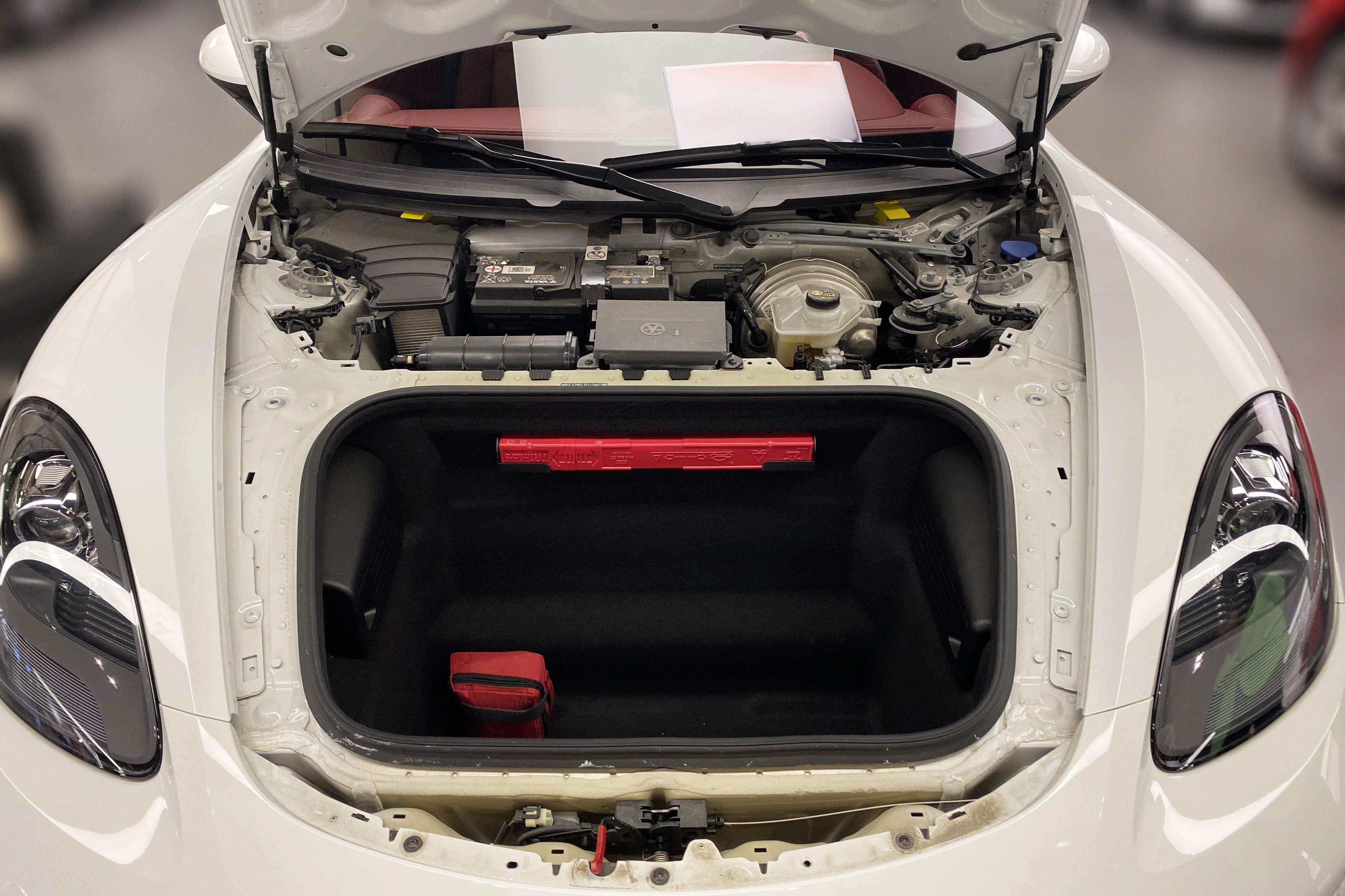 六十万能买到什么跑车?看看这台保时捷718,香车配美人了解一下