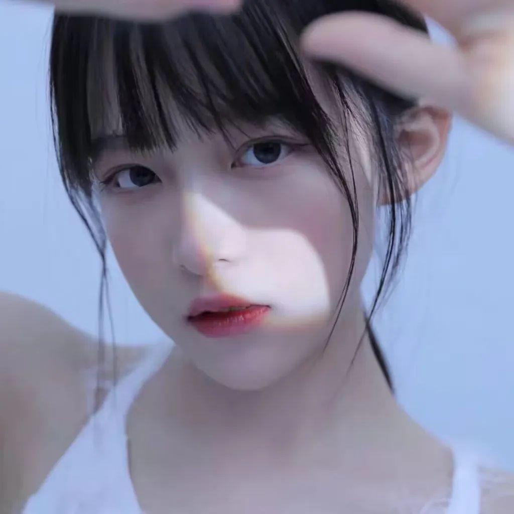 一眼万年的女生头像