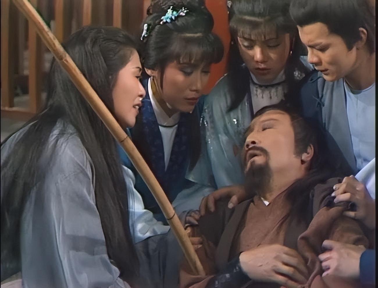 以前看很多遍电视剧都觉得包惜弱是情比金坚随着杨康生父而去,这次