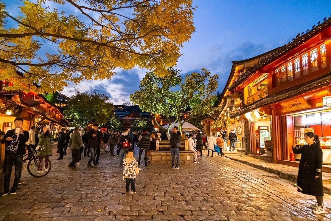 伯曼旅行帶你麗江旅遊麗江古城夜景最佳拍攝地麗江古城夜景拍照小技巧