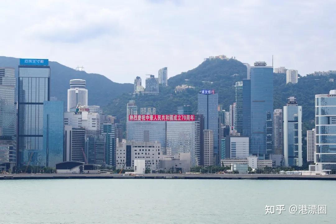 是在香港維港散過步的人,都見過恒大這座位於灣仔告士打道的總部大樓