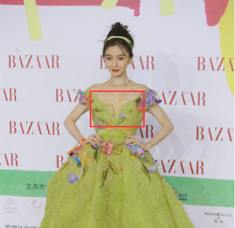 要说娱乐圈中实现胸部"二次发育"的女性明星可不少.