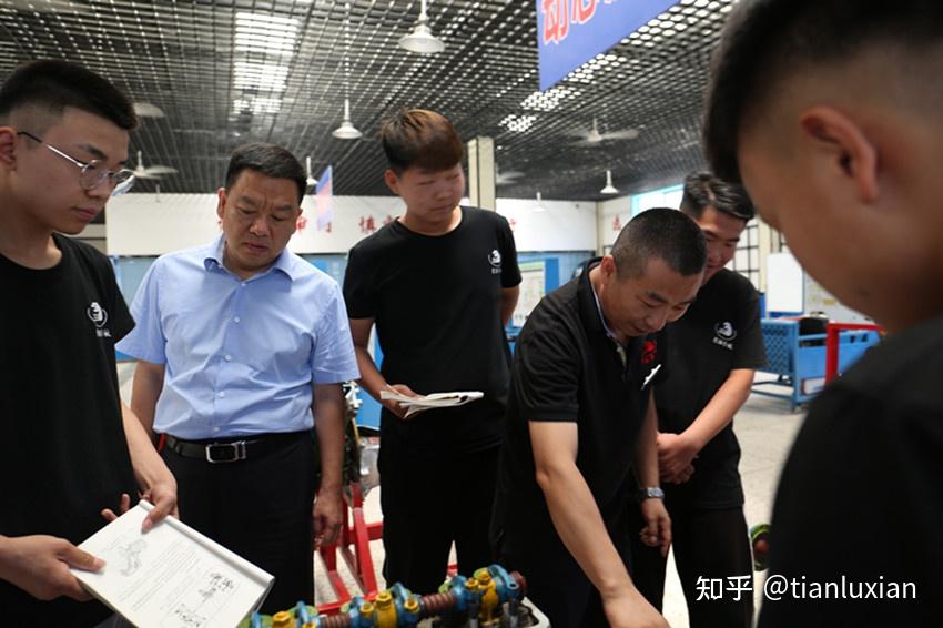 陕西安康市职业教育考察团到保定虎振技工学校参观学习