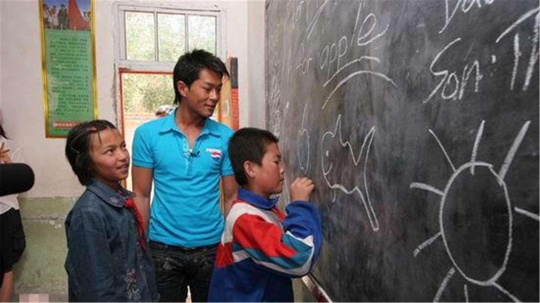古天乐就开始大力投入慈善事业,先后在偏远地区修建了100多所希望小学