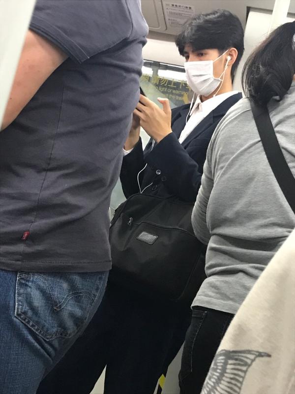 有哪张不知名的男生照片让你特别心动念念不忘珍藏至今,一直想知道他