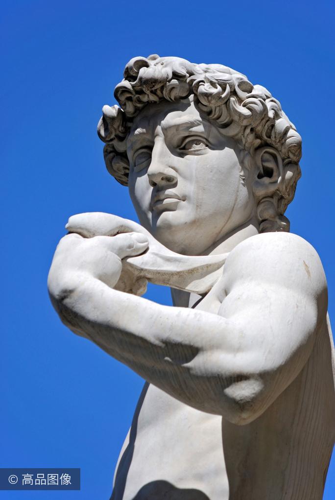 除了1504年9月8日开始展出的《大卫》,米开朗基罗还有哪些著名雕塑?