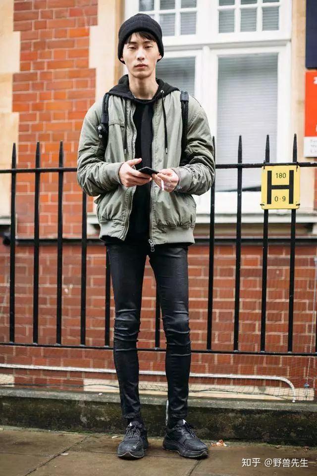 穿飞行服的男人不开飞机也帅