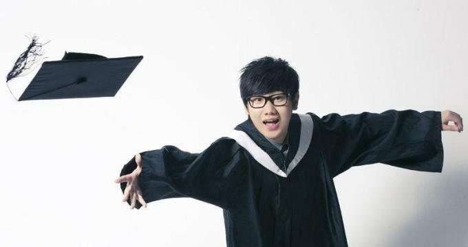 大家没有发现汪苏泷变帅了吗