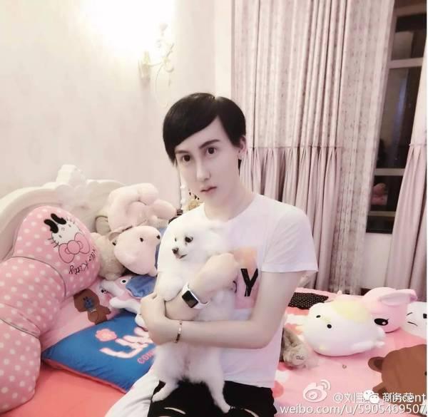 蛇精网红刘梓晨不快乐？打这么多玻尿酸你也不快乐 - 知乎