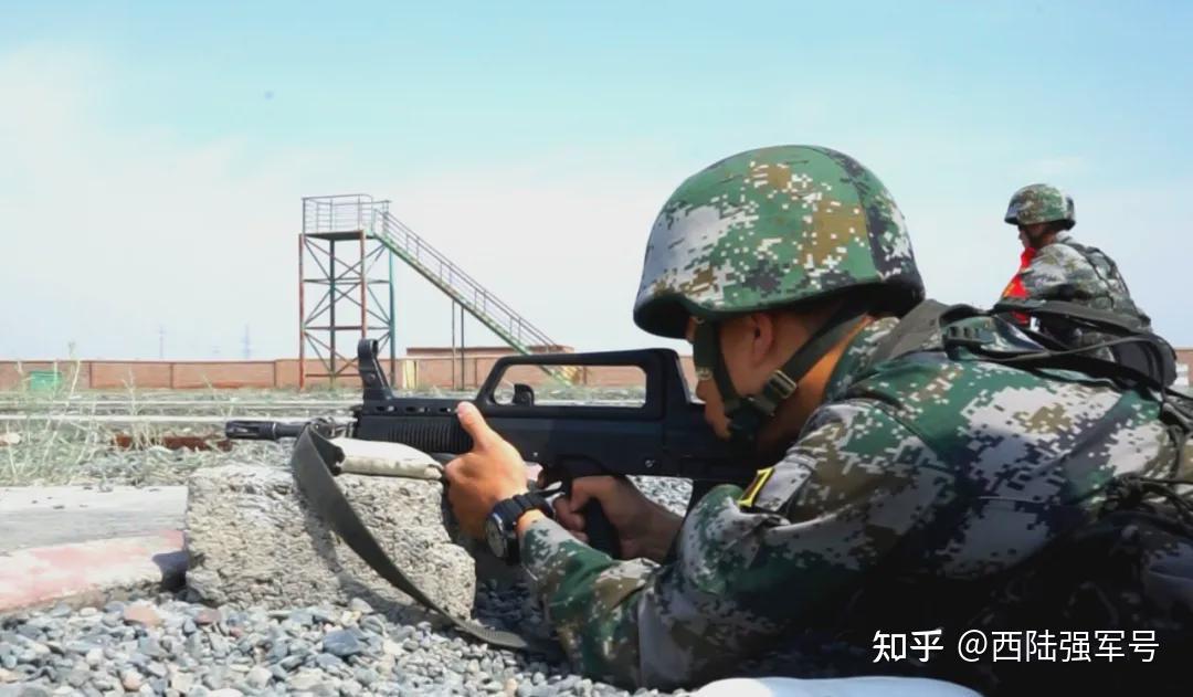 采访中,他告诉记者,只要保持匀速呼吸,三点一线瞄准目标,控制好枪口的