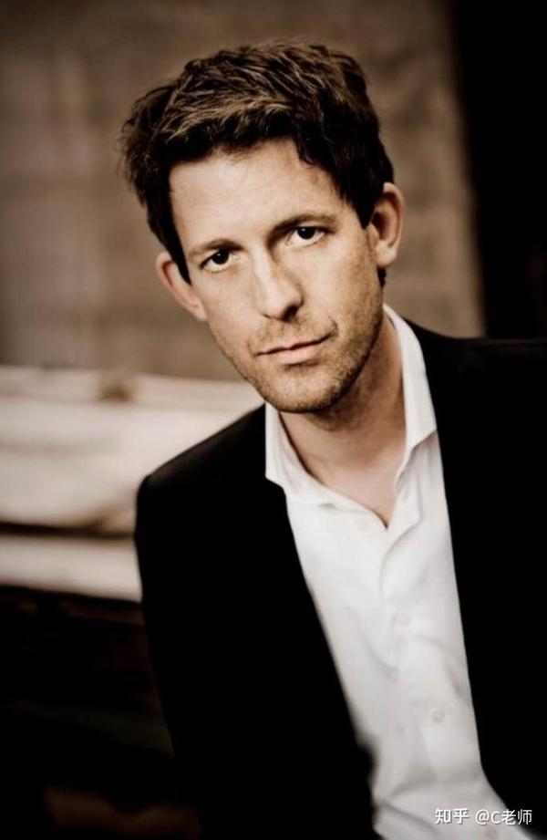 德国教授大师课钢琴课德国费用德国柏林音乐学院康拉德玛丽亚恩格尔