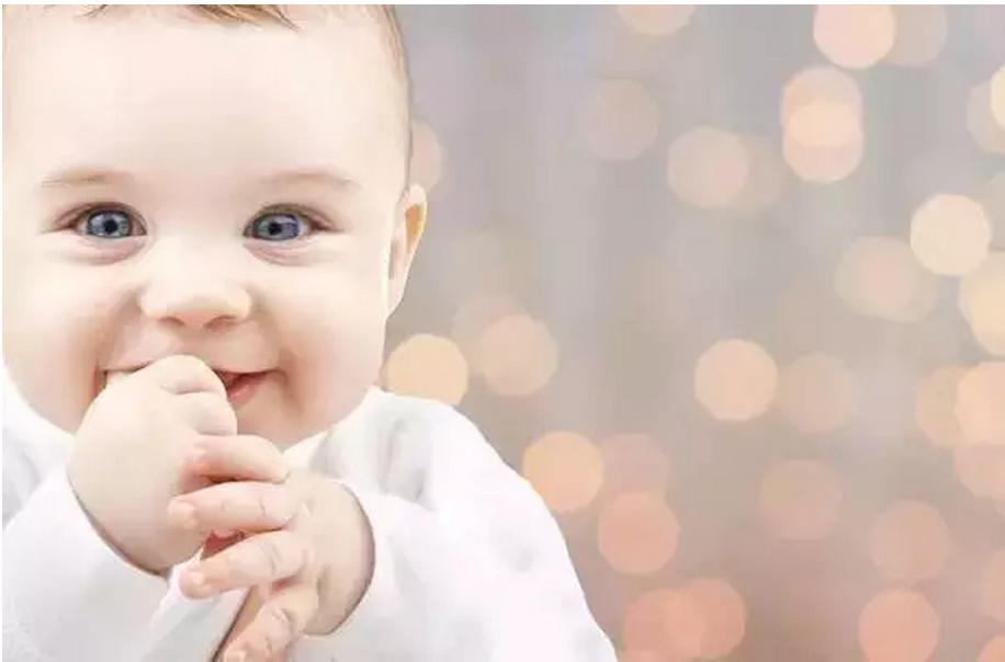 “孩子吃手”的图片搜索结果