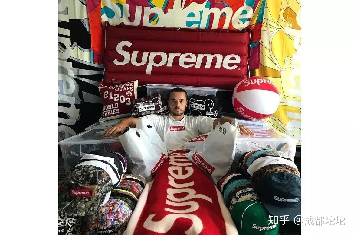 能不能提供一些好看的supreme的手机壁纸?