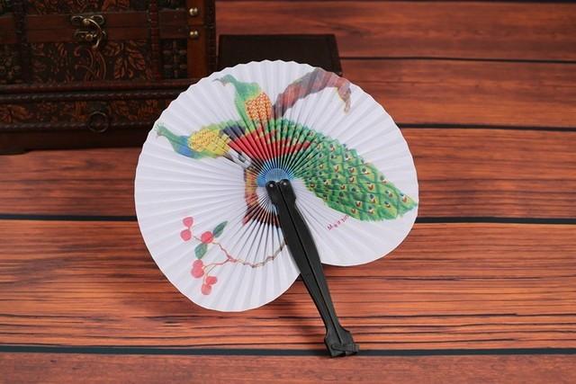 开合自如造型百变会发光的折扇见过么