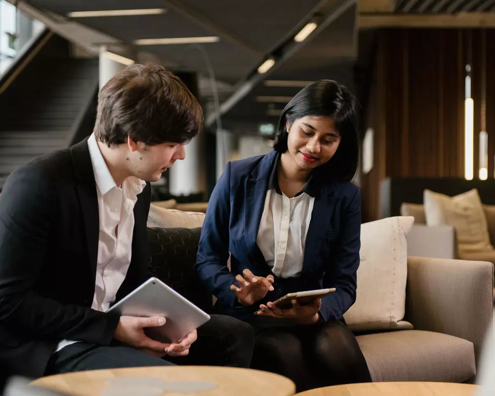 交际花酒量大颜值高公共关系不是你想象中的模样