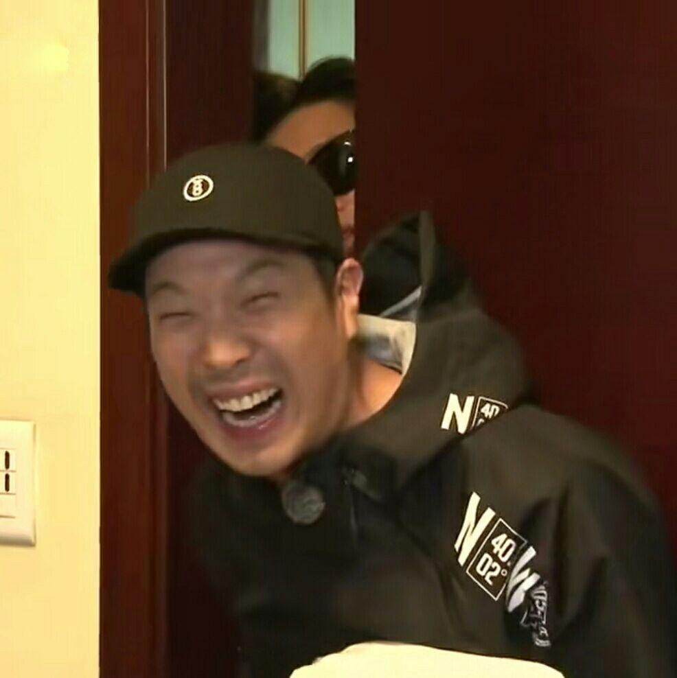 10.躲在房间里,被门上的显示,有人使用,出卖9.8.脸红的男人们7.6.