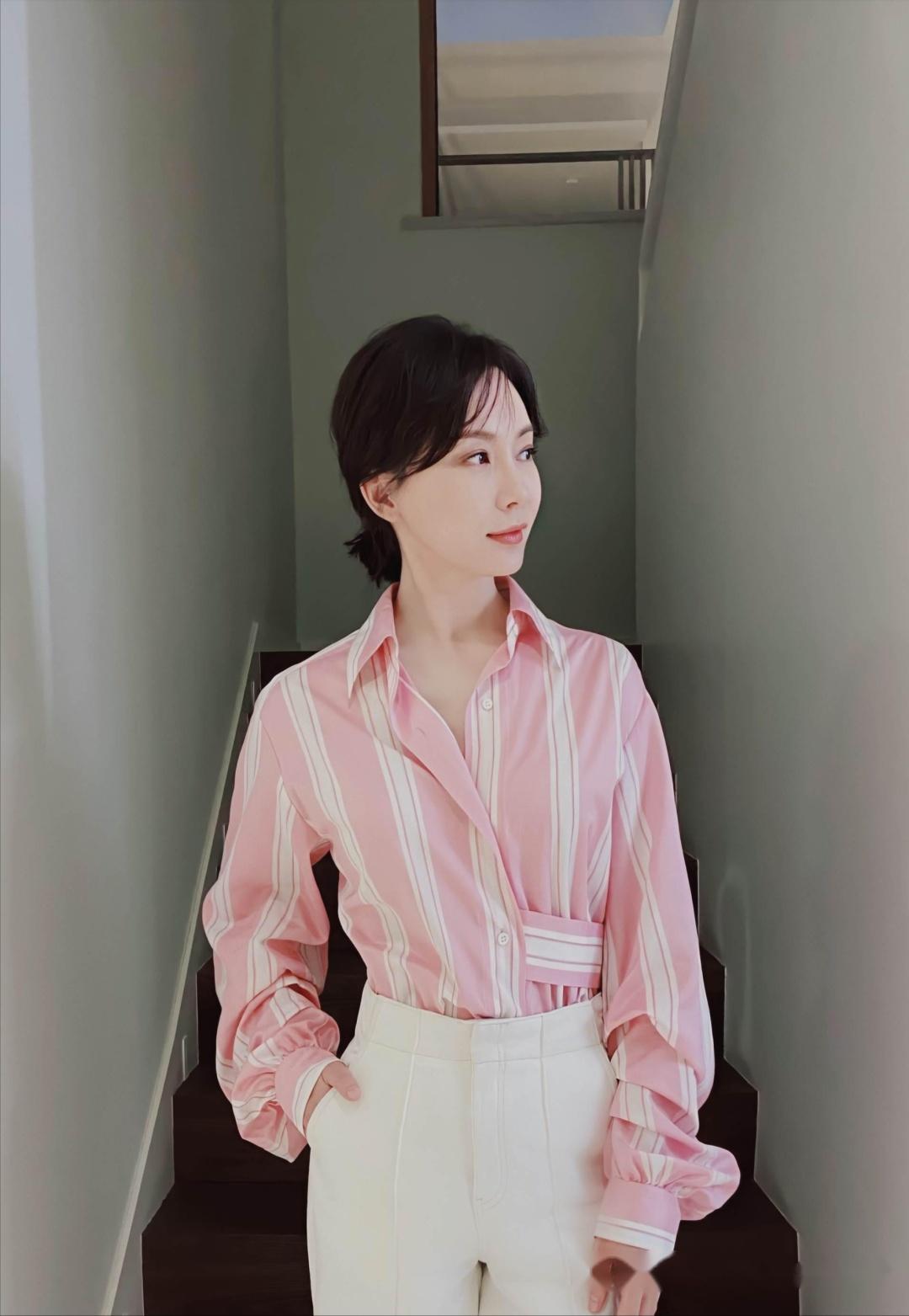 越老越耐看的女明星就服这5位穿衣简单美的高级完全不见老