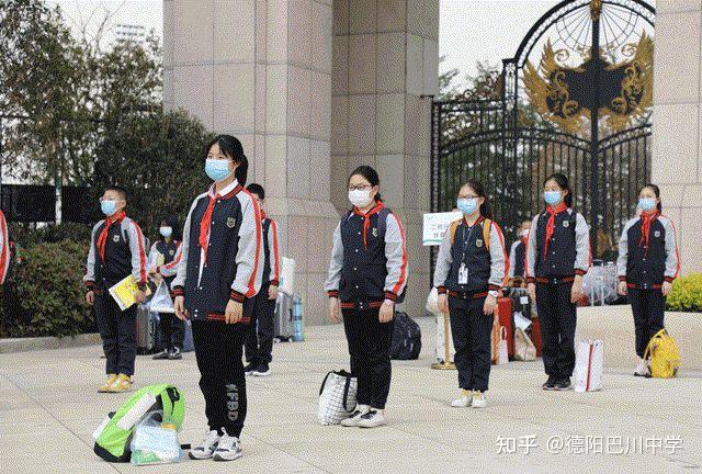 跨越三年的对比,今天的开学让人泪目! - 知乎