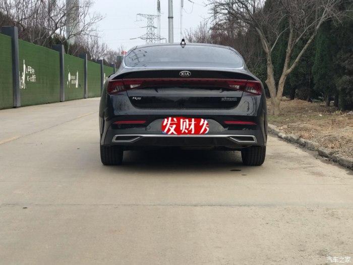 高颜值起亚k5凯酷,家用车的典范,男人的实用之选