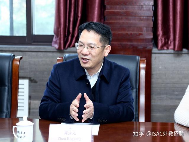 江苏师范大学校领导看望慰问假期留校外教