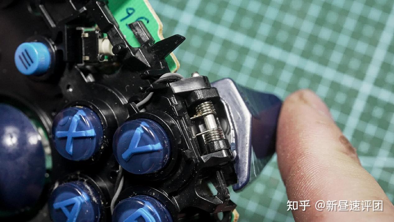 拆解并修复一只xbox手柄我发现了微软的奥秘