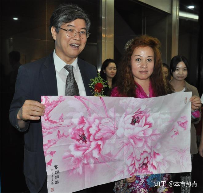 本市热点：国礼档案——杨丽凤作品展览 - 知乎