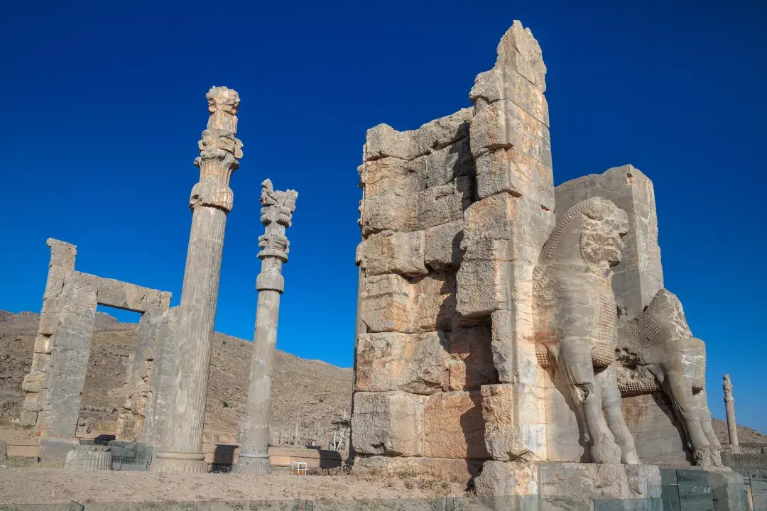 回溯古都昔日的恢弘气势寻觅古老的伊朗文明不妨先回到波斯帝国的起点