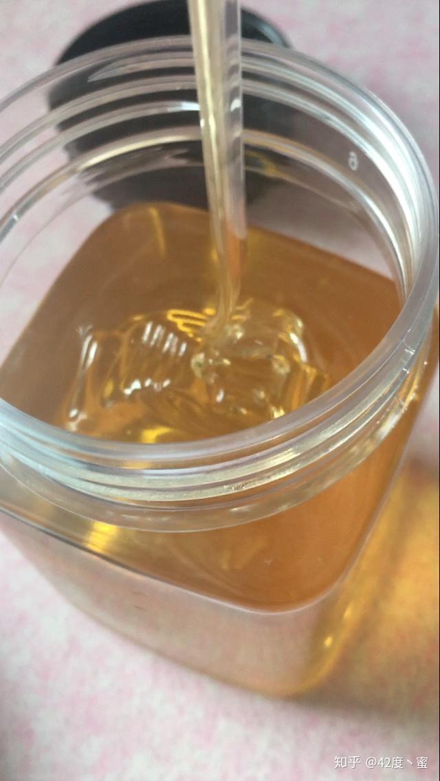 蜂蜜珍珠粉面膜,那个蜂蜜貌似是刚采集的,没处