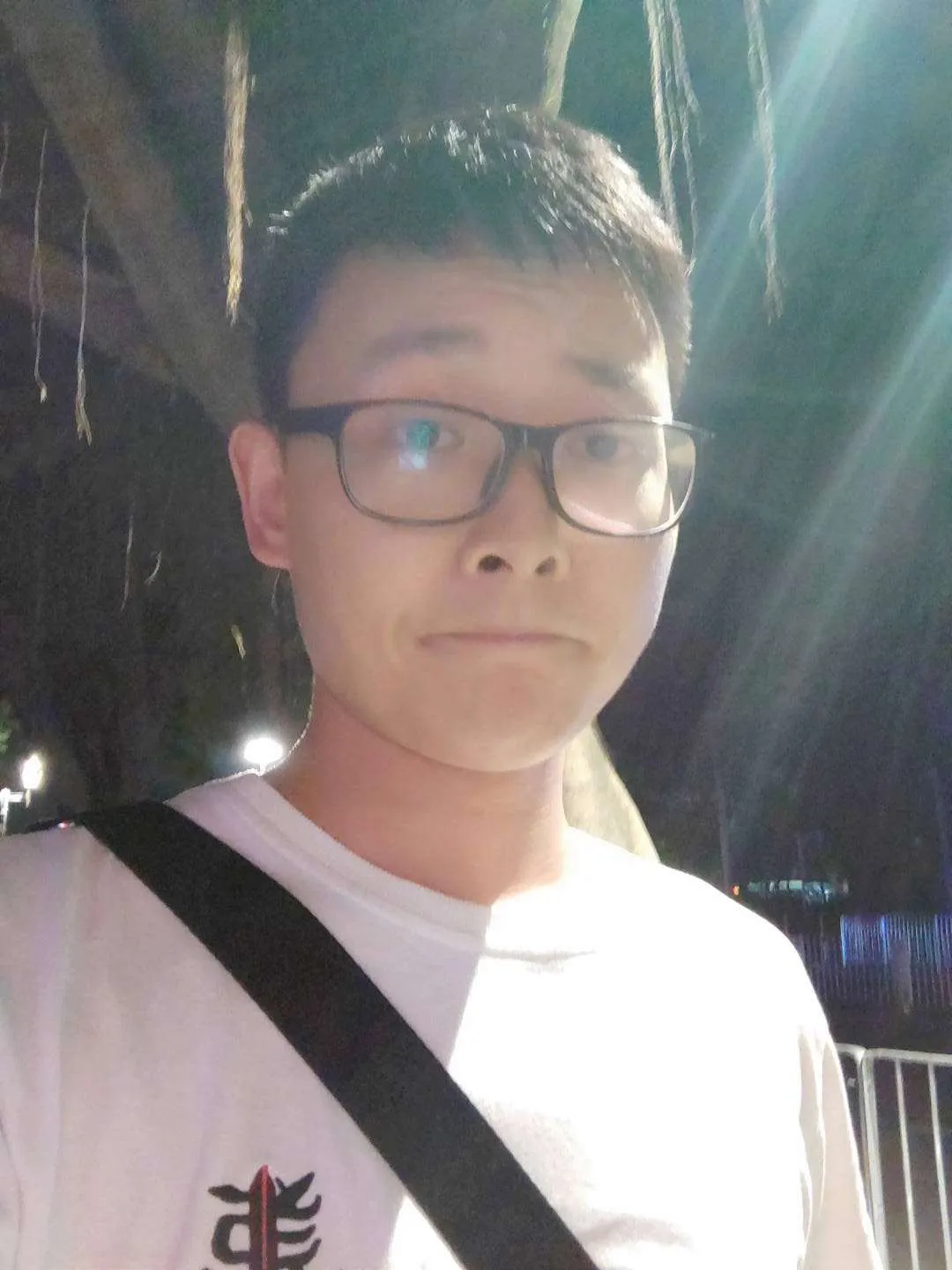 征女友丨深圳丨84910992年177cm通情达理独立有主见喜欢阅读和运动的