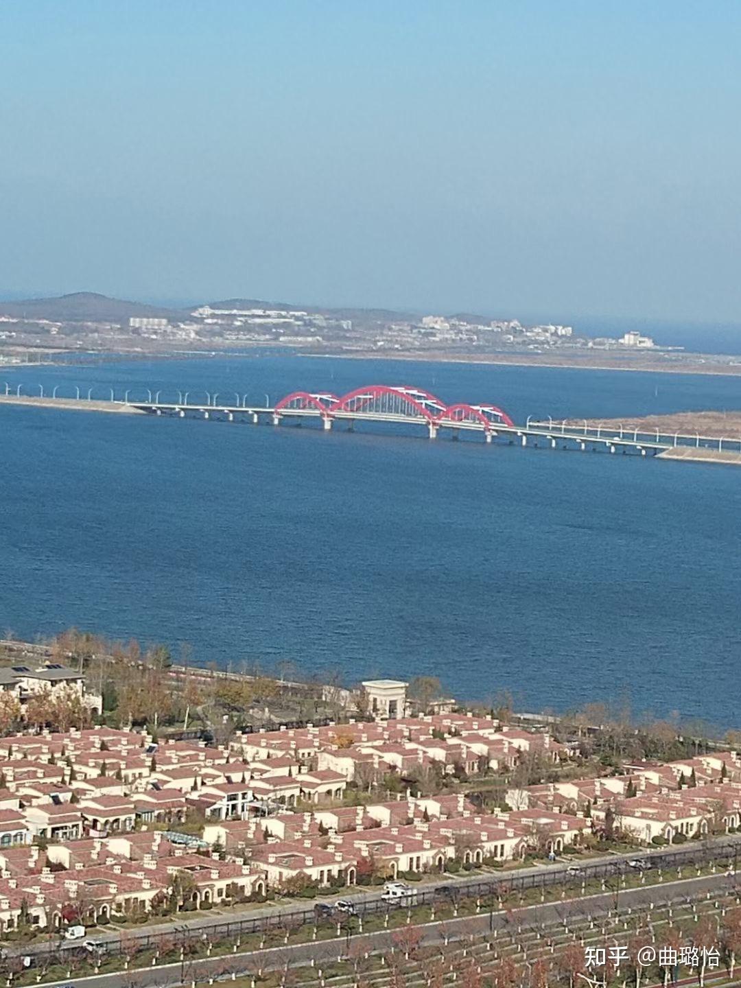 牟平龙湖葡醍海湾小区景色紧邻海边