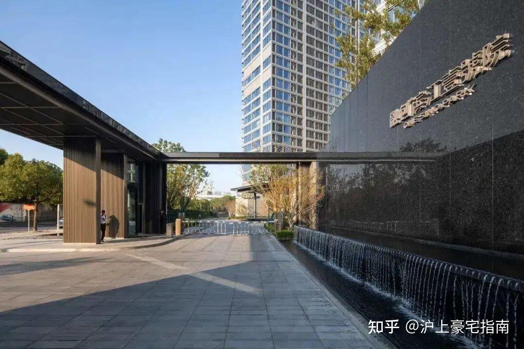 〖融创滨江壹号院3期〗172平全明户型，9成新带车位 - 知乎