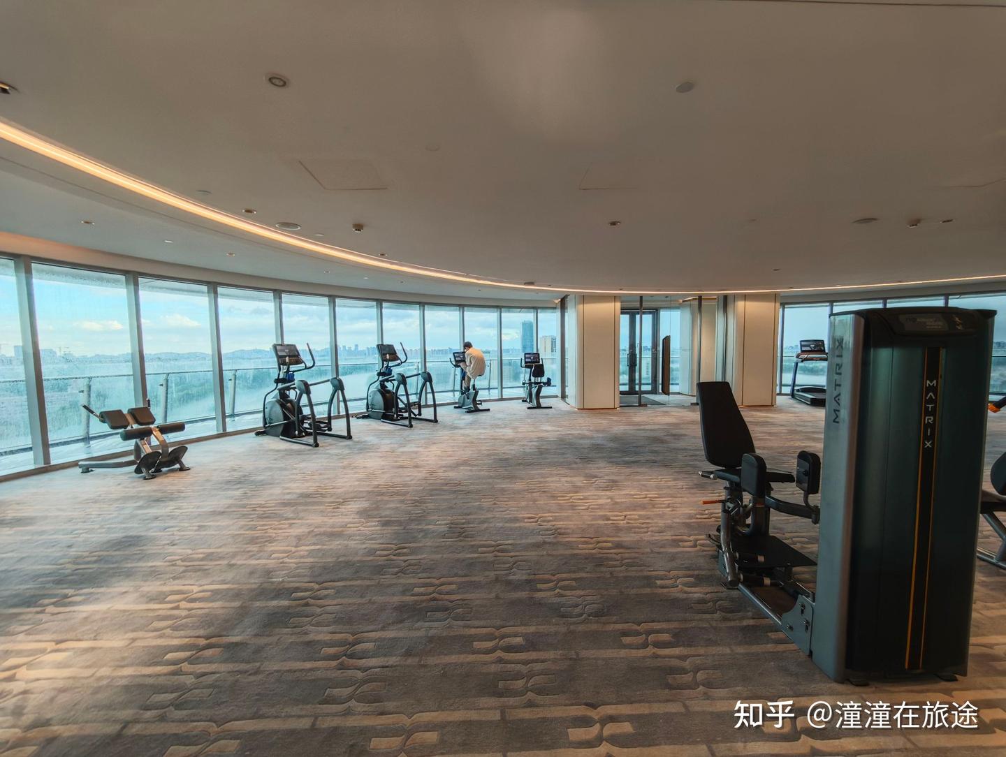 高端酒店与中端酒店健身房的区别(酒店玩家第6期) - 知乎