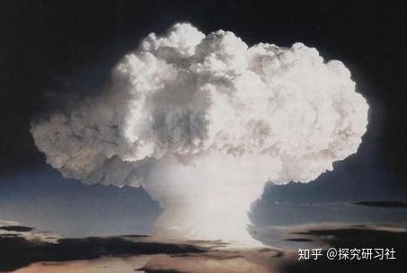 日本老照片 广岛原子弹爆炸后 日本少女为何露出奇怪的微笑 知乎