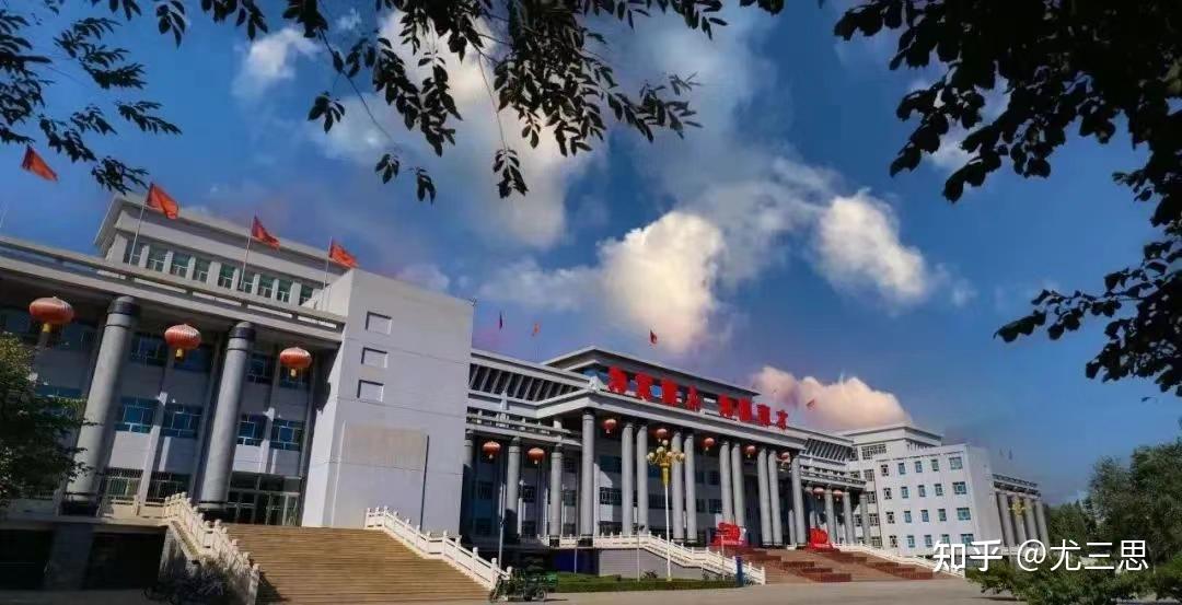 该校的特色优势专业偏农学一些,但是我们也看到还有一定的热门专业