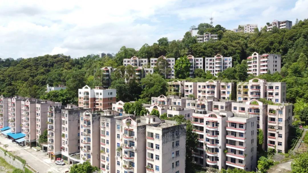 实拍澳洲山庄:黄埔最大烂尾楼的前世今生