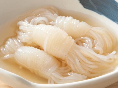 关东煮中的魔芋丝,让袋鼠君想到"出淤泥而不染".