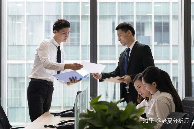 领导要求每天下班后都要微信汇报当日工作总结,你认为合理吗? - 知乎