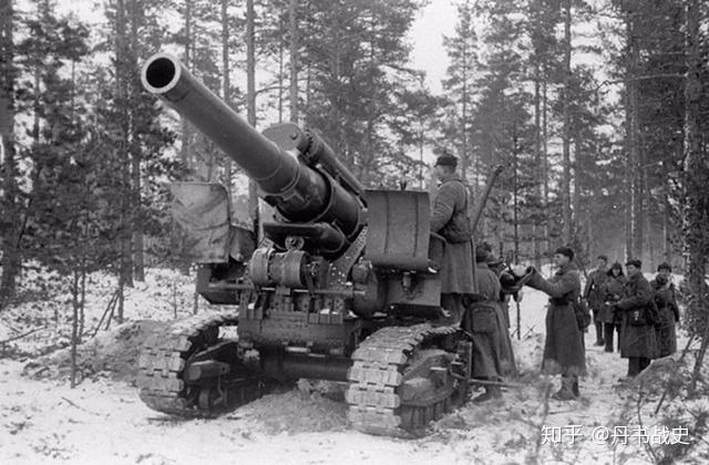 在自行火炮技术上起步较低,苏德战争爆发后,苏联才开发出第一款实用