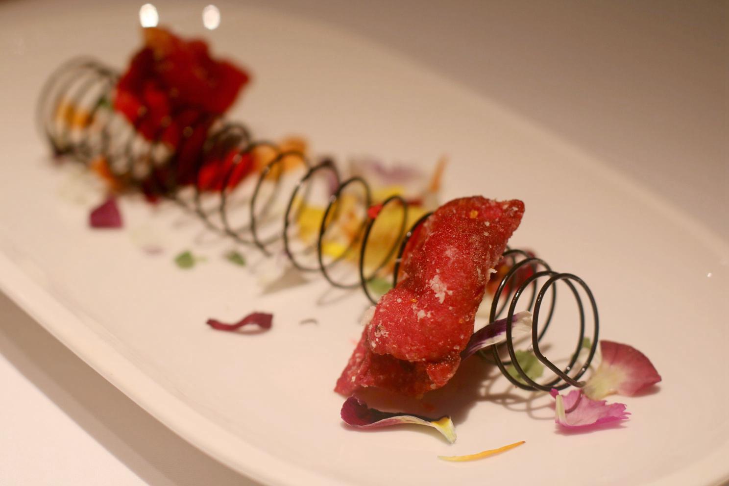 西班牙南部节奏完全不同,带着巴斯克人的风风火火:弹簧上卡着日式煎饺