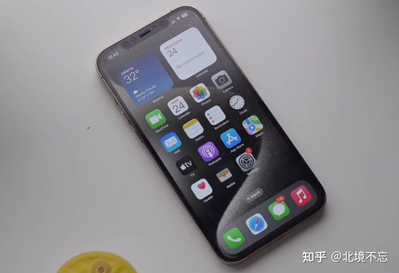 从9299元跌到二手3580元,iphone12promax还值得买吗?